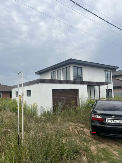 Коттедж 250 м² на участке 10 сот.