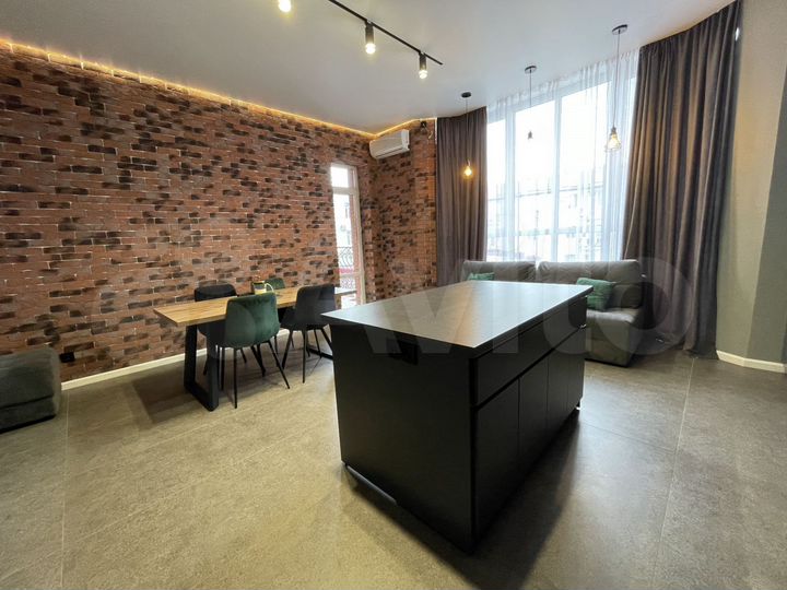 2-к. квартира, 80 м², 2/6 эт.
