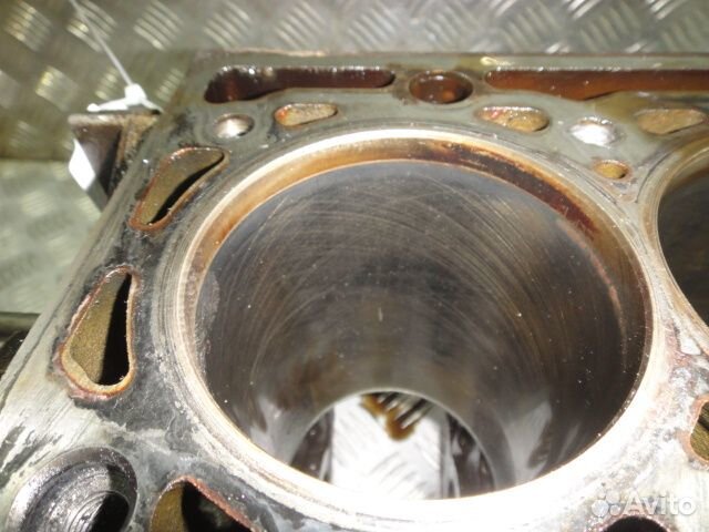 Блок двс Renault K7M 1.6 голый б\у