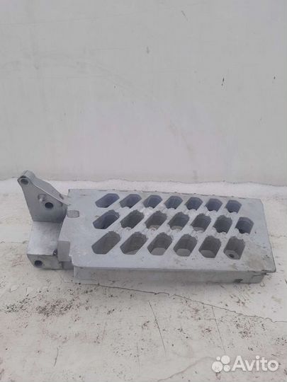 Ступенька правая левая Volvo FH 4