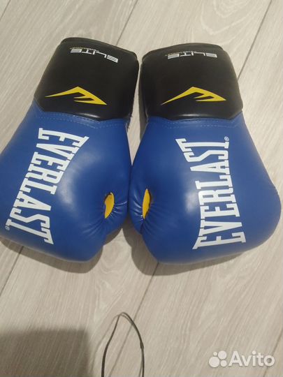 Боксерские перчатки 14 oz