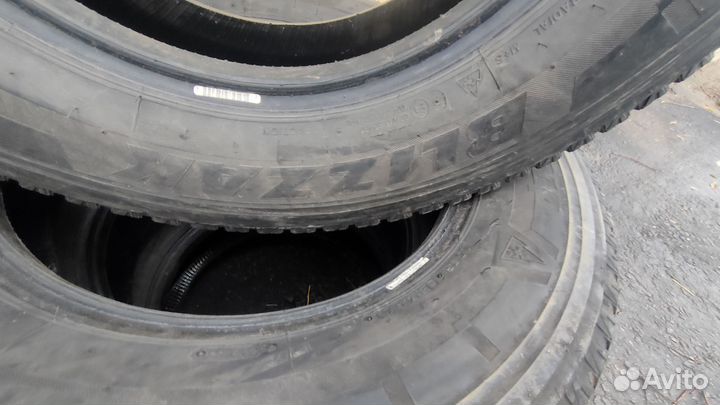 Bridgestone Blizzak W810 205/75 R16C