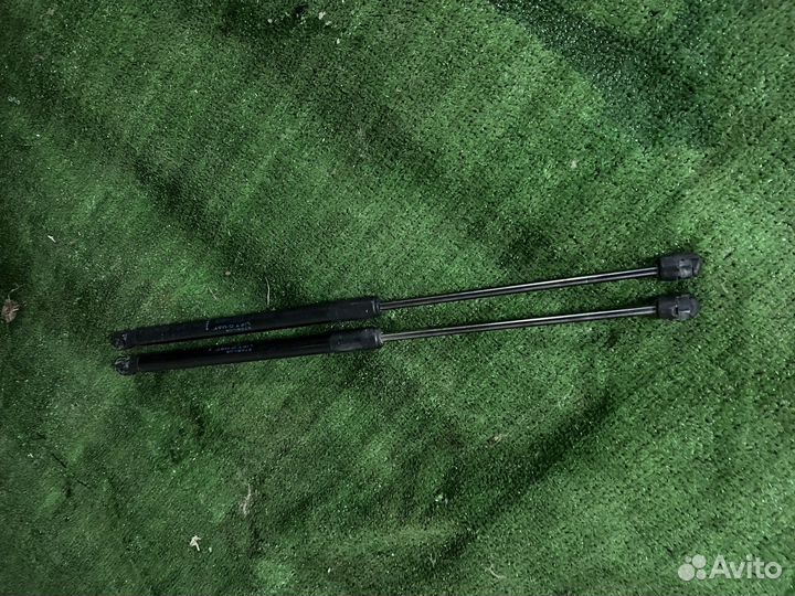 Амортизаторы крышки багажника Largus sandero