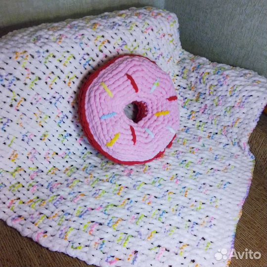 Подушка пончик ручной работы