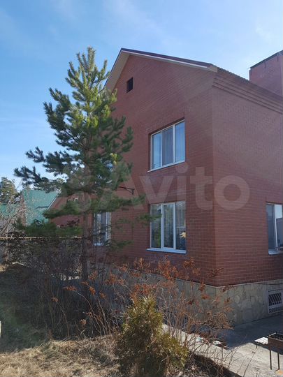 Коттедж 323,5 м² на участке 11,5 сот.