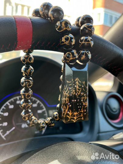 Четки в машину ручной работы Паук из оргстекла