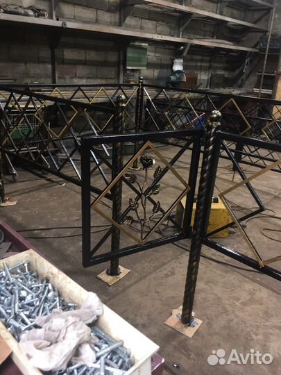 Оградки на кладбища