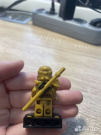 Lego ninjago фигурка(Golden Cole)