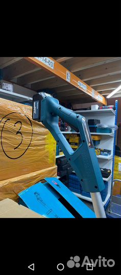 Снегоуборочная машина с АКБ