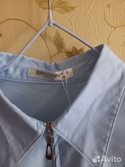 Новая блузка для девочки голубая, приталенная