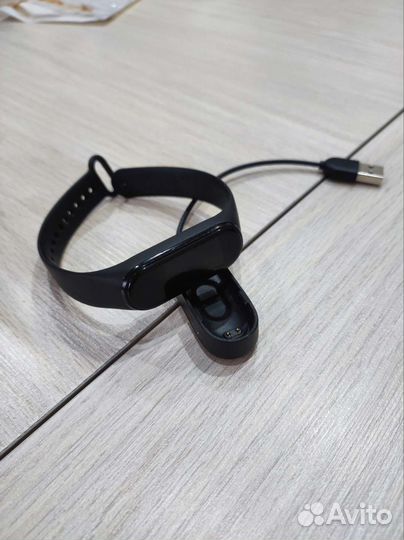 Фитнес браслет xiaomi mi band 4