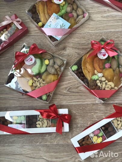 Букеты, корзины из орехов и сухофруктов