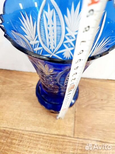 Ваза. Цветное синее кобальтовое стекло. ручная рез