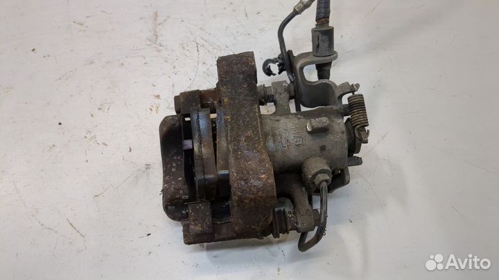 Суппорт правый задний Peugeot Partner