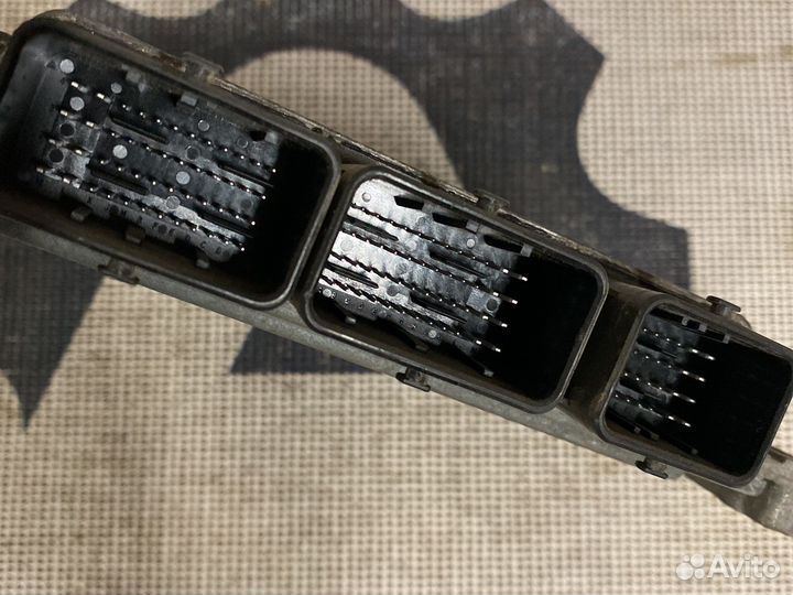 Блок управления двигателем Renault 237104779R