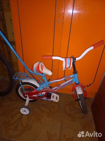 Детский велосипед с ручкой и доп. колесами