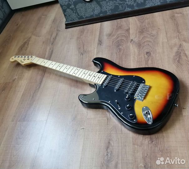Fender Stratocaster Custom 50's HSS Леворукая