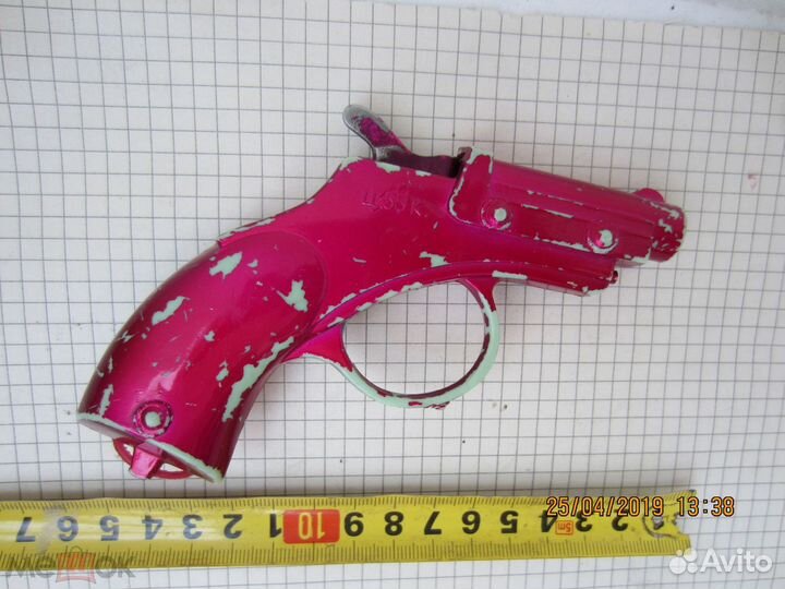 Пистолет пугач. Игрушка из СССР. Ржев гпк Револьве