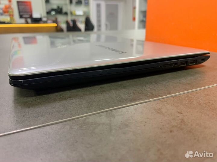 Samsung/i5 3210/6GB/AMD HD 8750/720GB/15.6