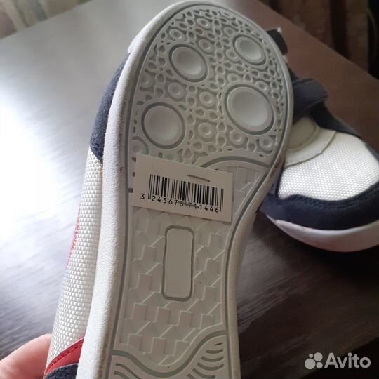 Кроссовки новые