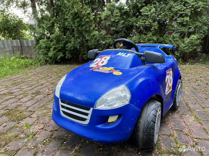 Детский автомобиль на аккумуляторе