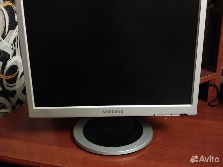 Монитор Samsung