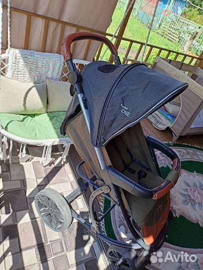 Прогулочная коляска bubago cross