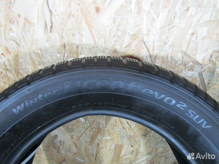 Hankook Winter I'Cept Evo2 W320A SUV 235/60 R18