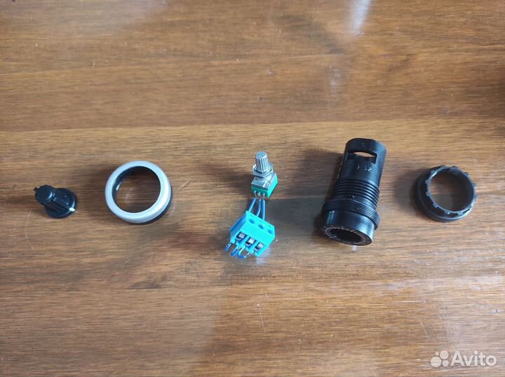 Потенциометр, переменный резистор, регулятор 10 5