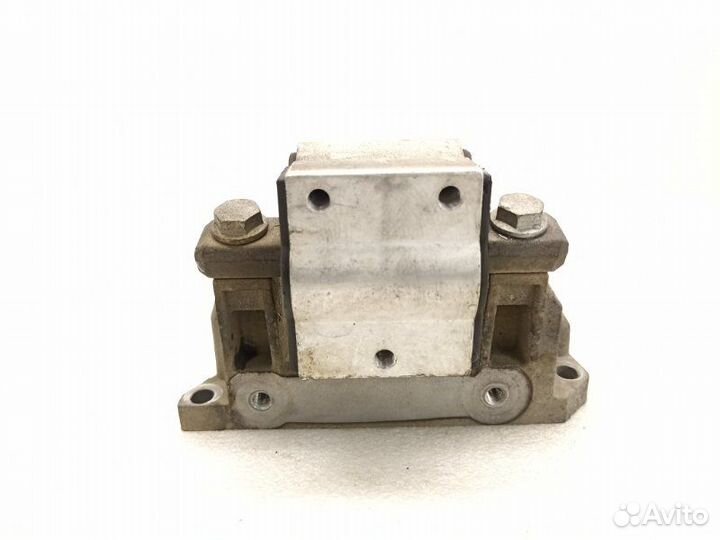 Кронштейн кпп Mercedes-Benz C-Class W204 1.8