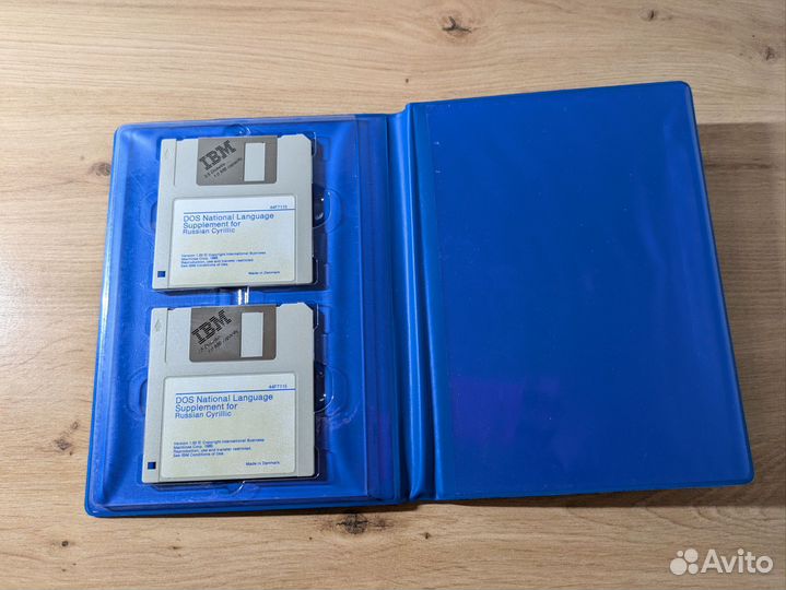 Дискеты IBM в папке 1898 год