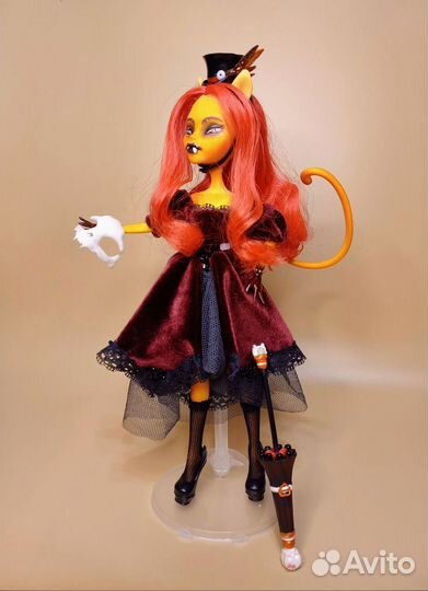 Ооак Монстер Хай готическая саблезубая кошечка