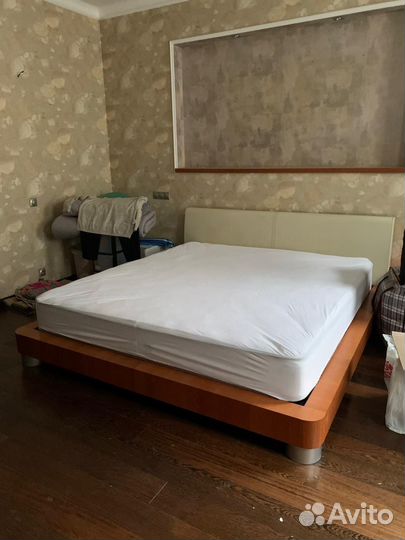 Кровать двухспальная с матрасом 180 200 бу
