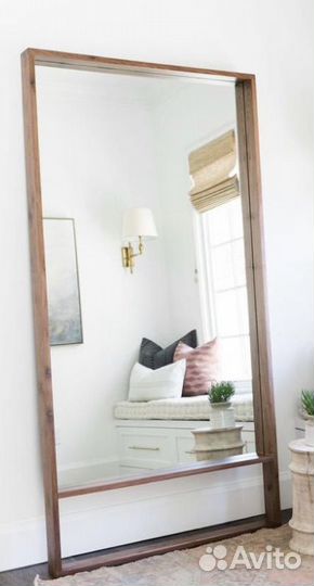 Зеркало напольное в деревянной раме