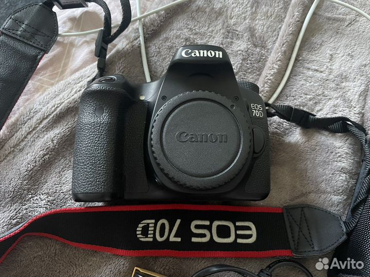 Canon EOS 70D (+объектив Tamron, вспышка, сумка)