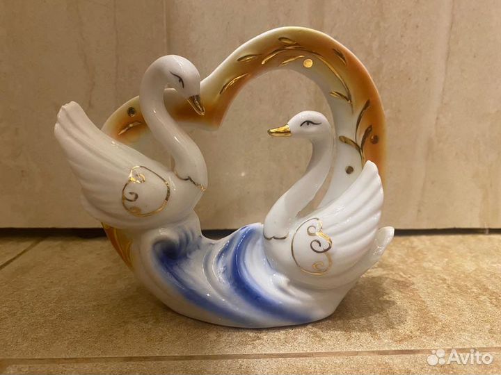 Фигурка фарфор «Лебеди»