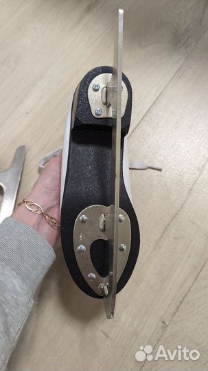 Коньки фигурные 36 размер