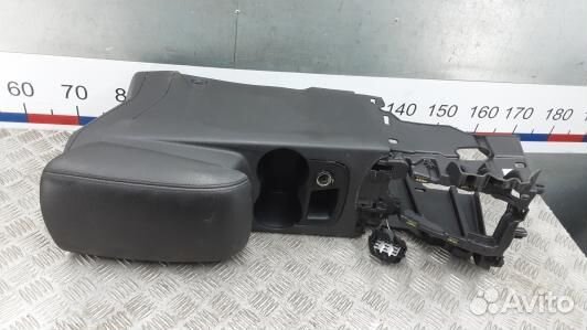 Подлокотник центральный ford focus 2 (3MB23IX01)