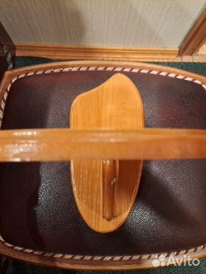 Полка настенная для статуэтки