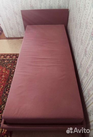 Кровать