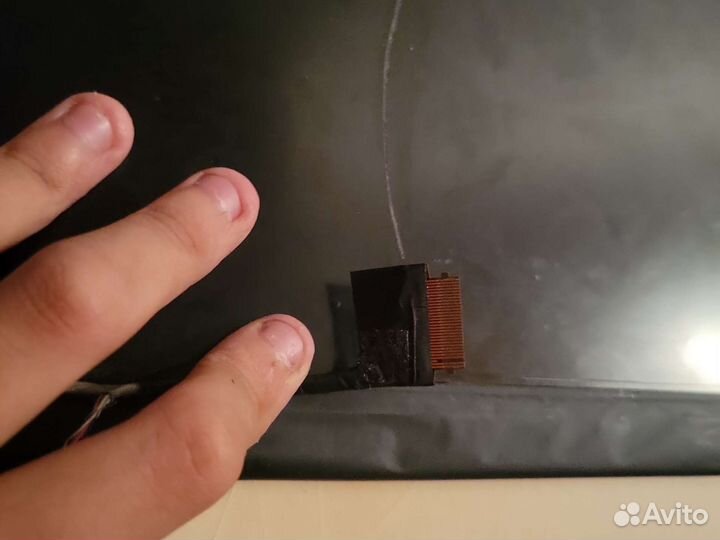 Экран от ноутбука с царапинами