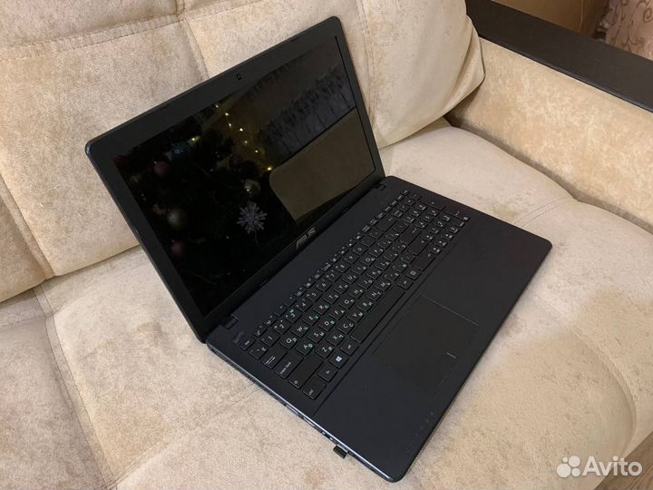 Ноутбук asus X552M