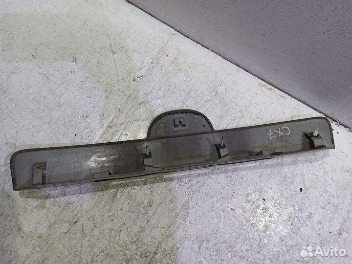 Накладка двери багажника