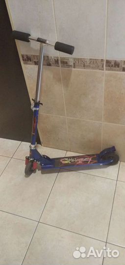 Самокат детский двухколесный в отличном состояние
