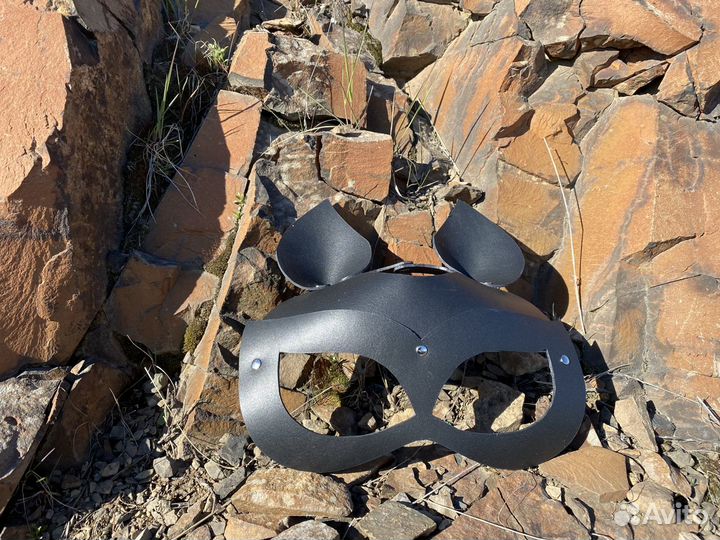 Маска кожаная