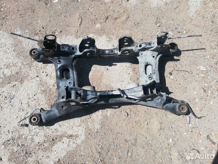 Подрамник задний Suzuki Grand Vitara TD54W J20A