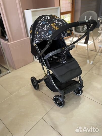 Новая Коляска с перекидной ручкой Luxmom