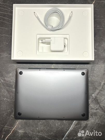 Ноутбук Macbook Air 13 M1 (Идеал, Акб 95%)