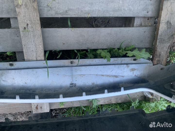 Бампер на LADA largus