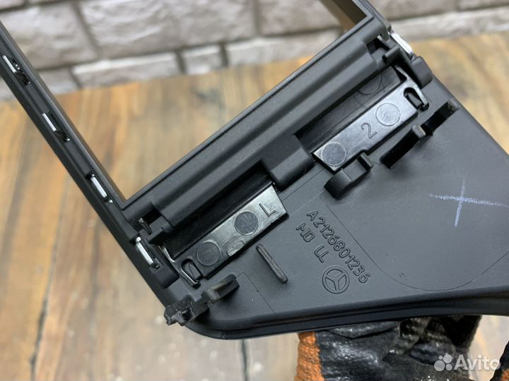 Mercedes Benz E W212 Накладка декоративная